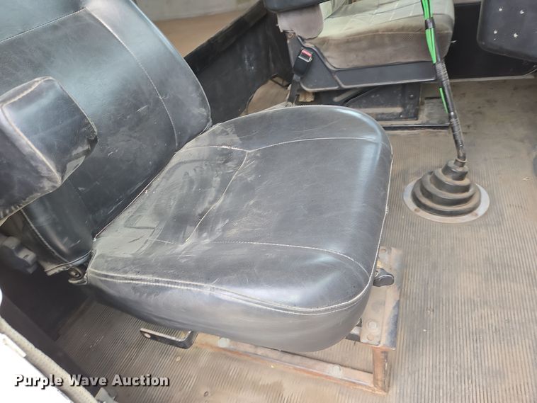 image for item EN8872 1994 Freightliner FLD120 semi truck