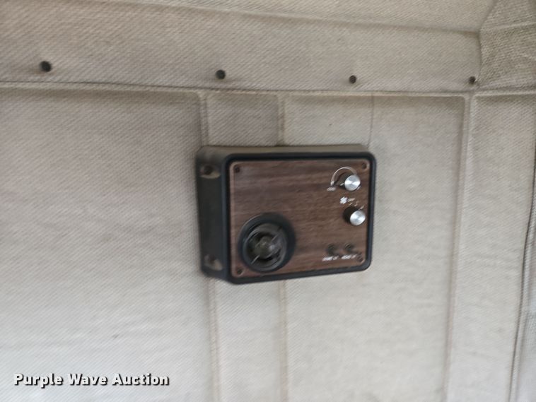 image for item EN8872 1994 Freightliner FLD120 semi truck