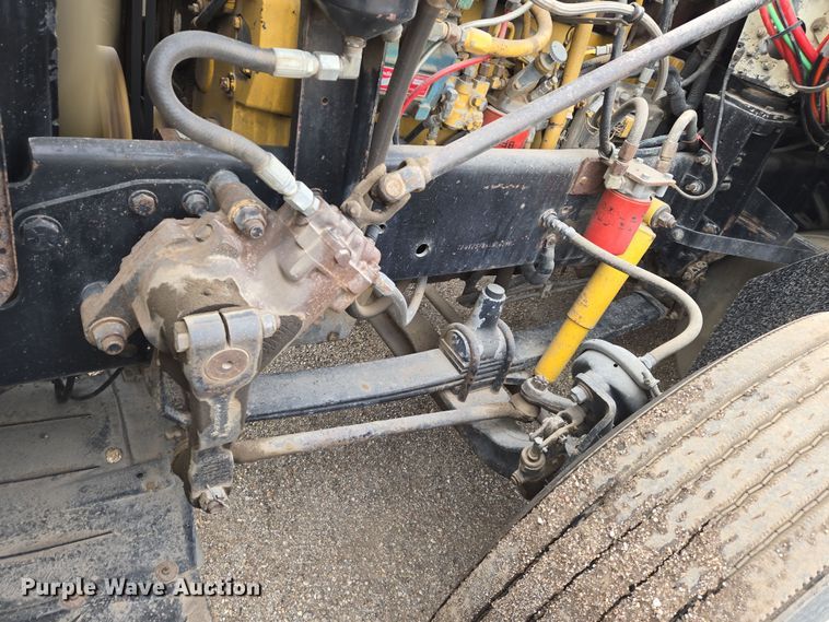 image for item EN8872 1994 Freightliner FLD120 semi truck