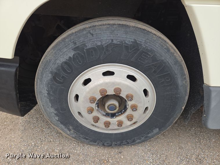 image for item EN8872 1994 Freightliner FLD120 semi truck