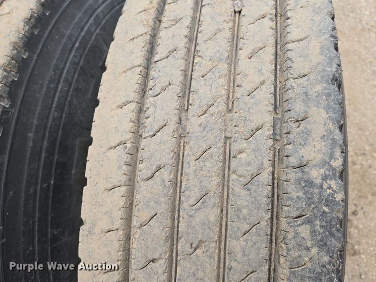 image for item EN8872 1994 Freightliner FLD120 semi truck