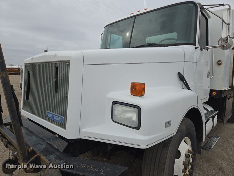 image for item EN8873 1994 White GMC WB water truck