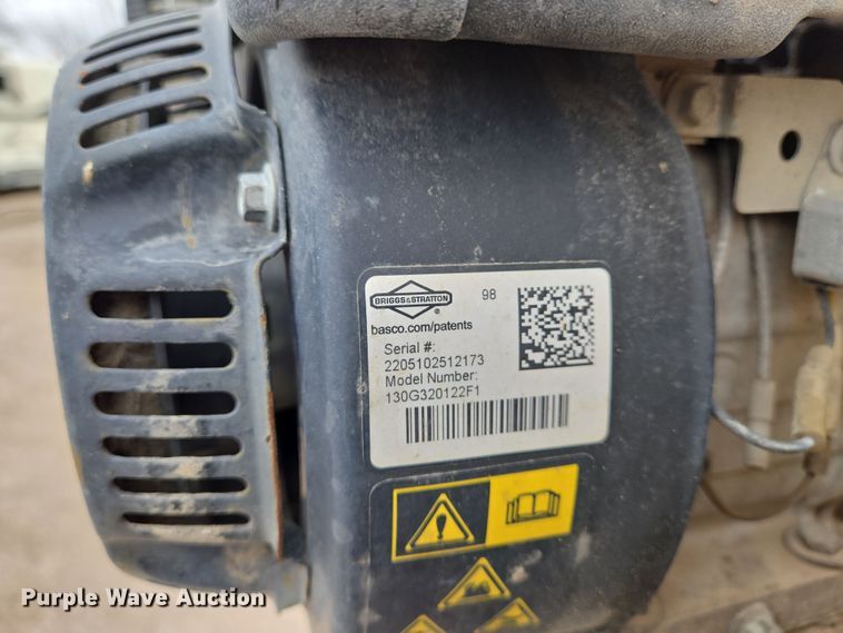 image for item EN8873 1994 White GMC WB water truck