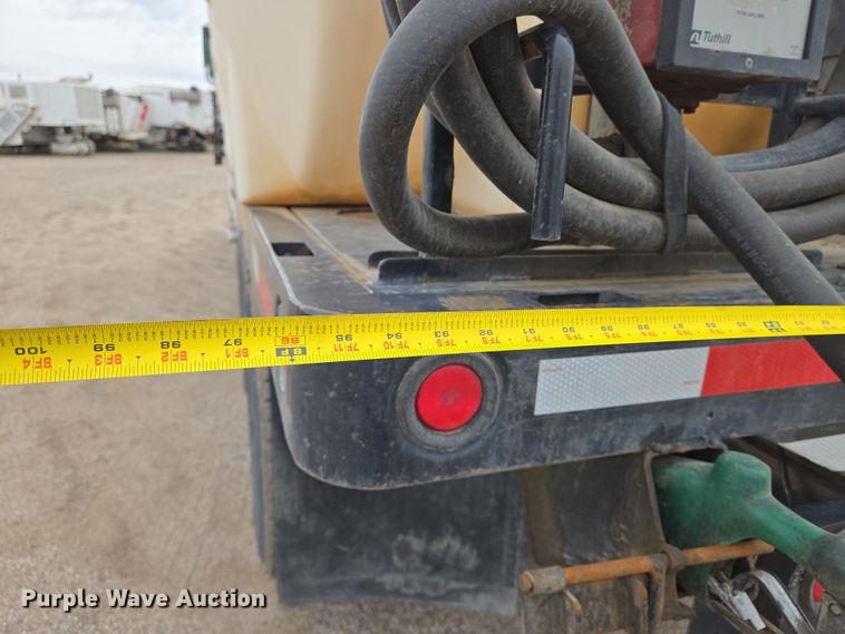 image for item EN8873 1994 White GMC WB water truck