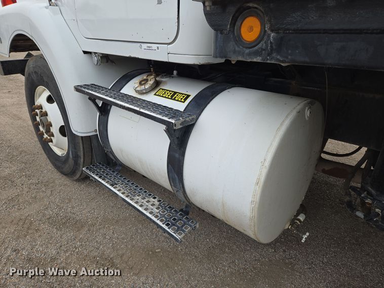 image for item EN8873 1994 White GMC WB water truck