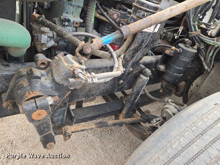 image for item EN8873 1994 White GMC WB water truck