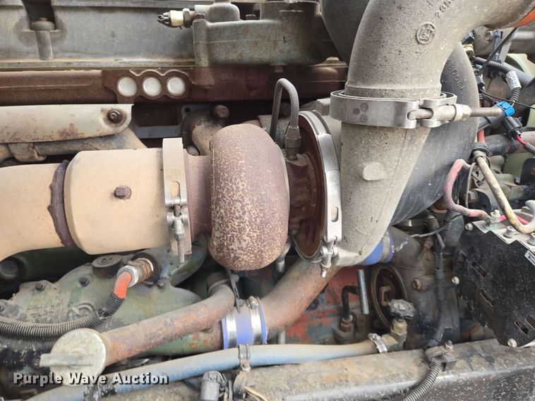 image for item EN8873 1994 White GMC WB water truck