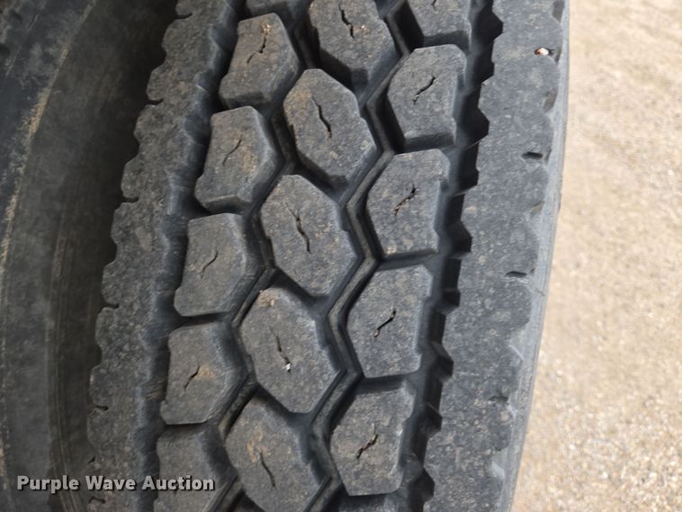 image for item EN8873 1994 White GMC WB water truck