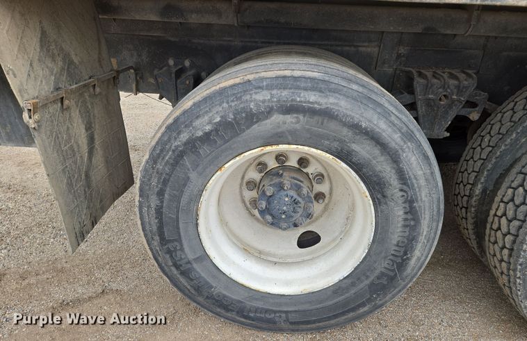 image for item EN8873 1994 White GMC WB water truck