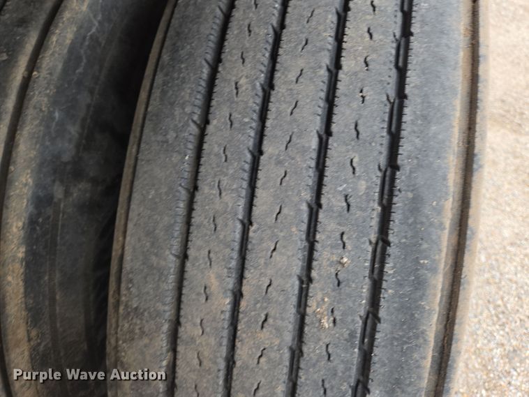 image for item EN8873 1994 White GMC WB water truck