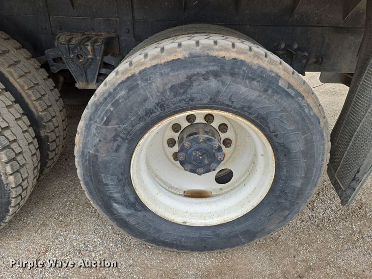 image for item EN8873 1994 White GMC WB water truck