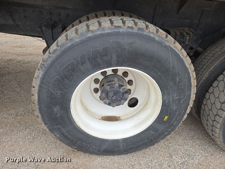 image for item EN8873 1994 White GMC WB water truck