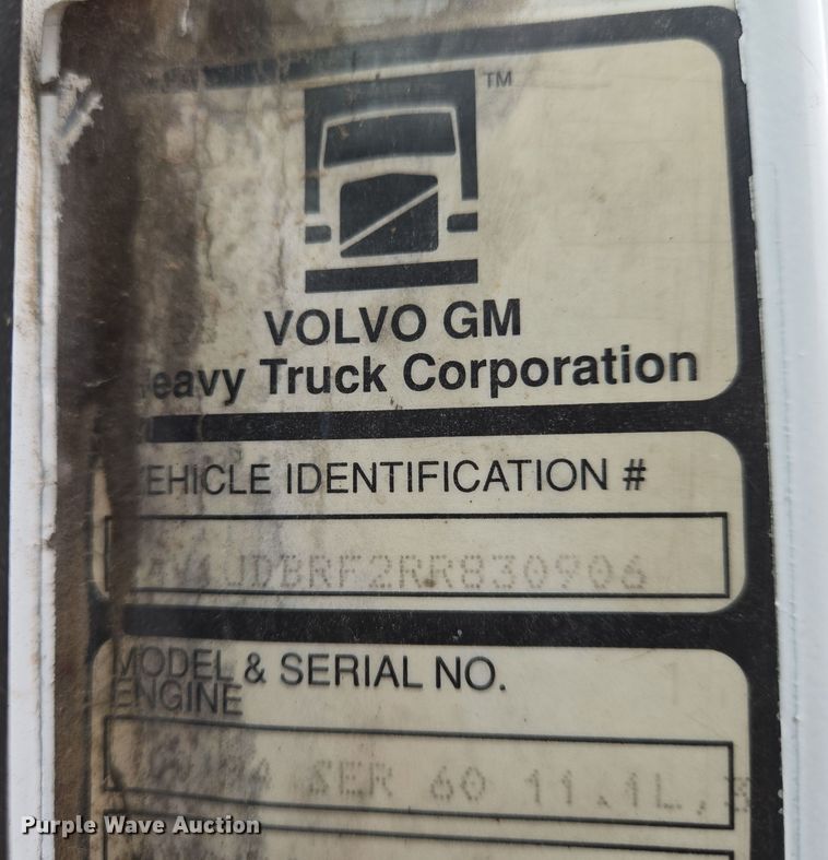 image for item EN8873 1994 White GMC WB water truck