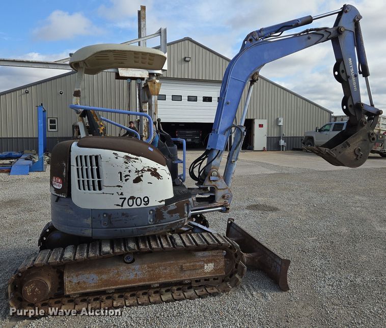 image for item EO0629 Mitsubishi MM30CR mini excavator