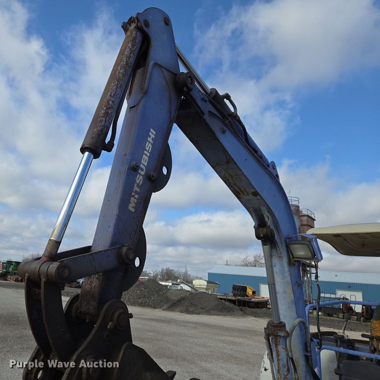 image for item EO0629 Mitsubishi MM30CR mini excavator