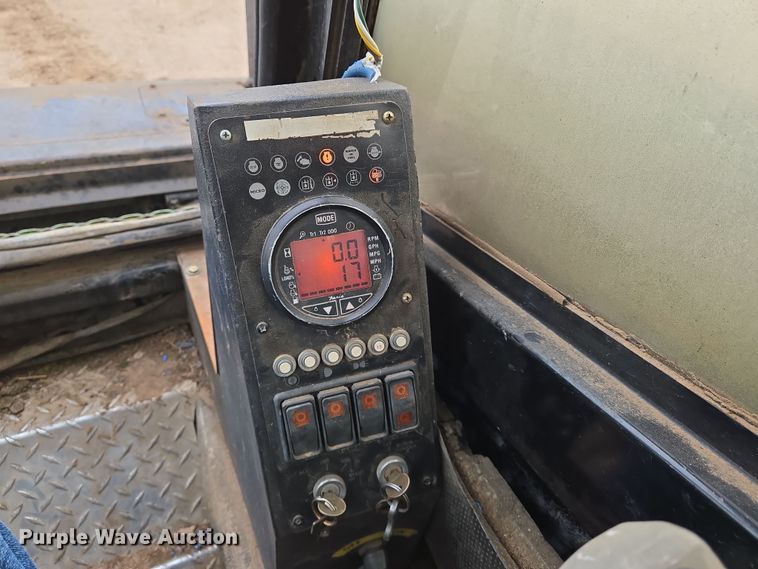 image for item EO0633 2006 Gyro-Trac MSTG1338 mulcher