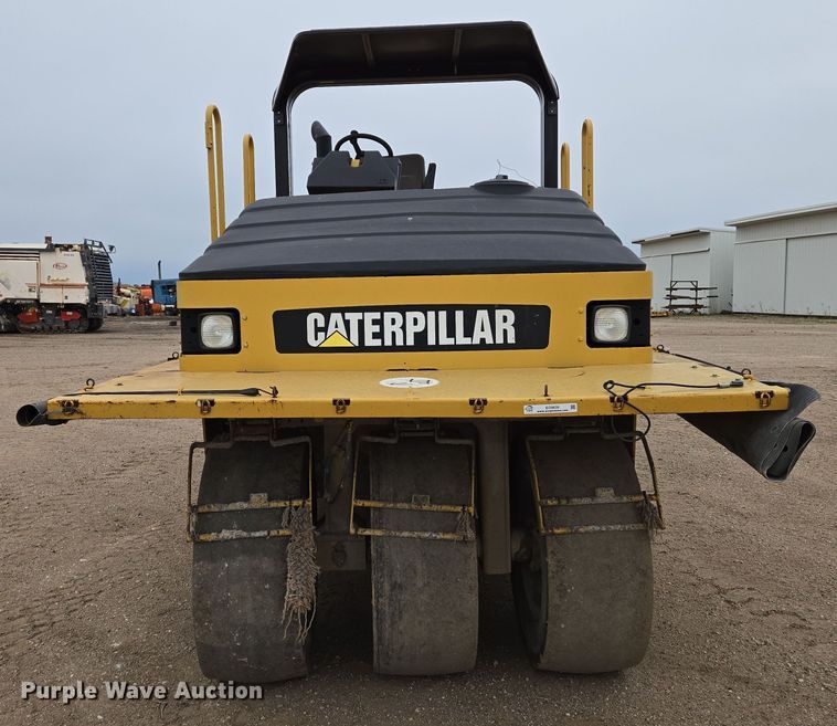 image for item EO0635 Caterpillar  PS360C pneumatic roller