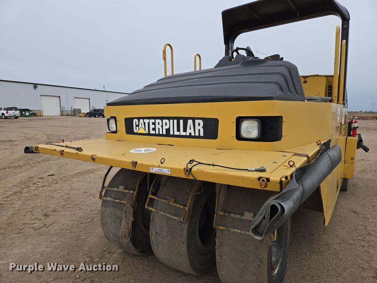 image for item EO0635 Caterpillar  PS360C pneumatic roller