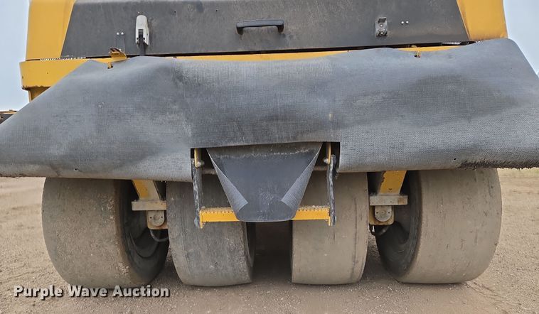 image for item EO0635 Caterpillar  PS360C pneumatic roller