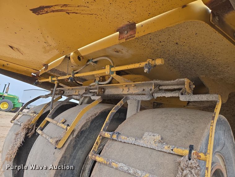 image for item EO0635 Caterpillar  PS360C pneumatic roller