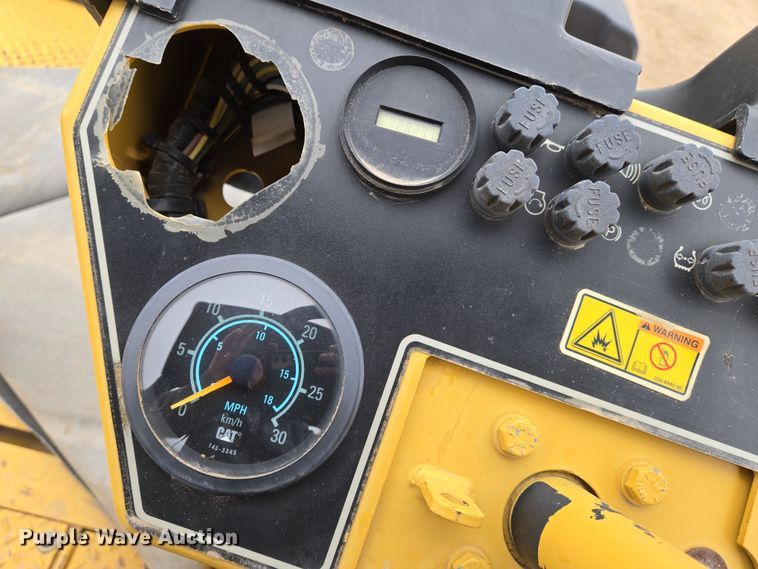 image for item EO0635 Caterpillar  PS360C pneumatic roller