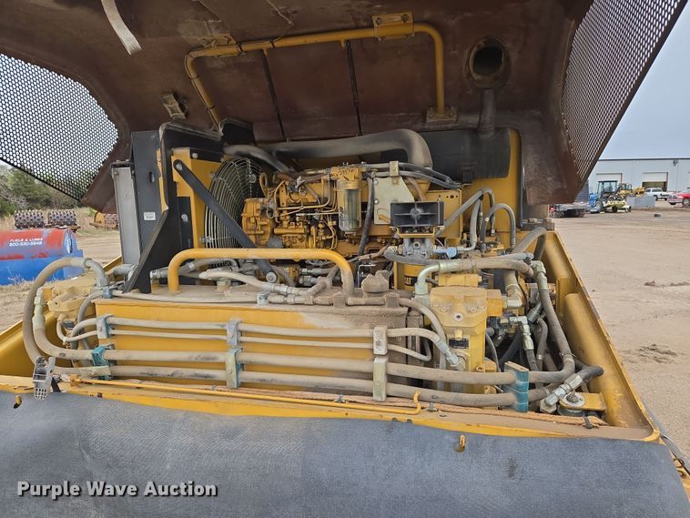 image for item EO0635 Caterpillar  PS360C pneumatic roller