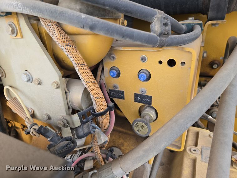 image for item EO0635 Caterpillar  PS360C pneumatic roller