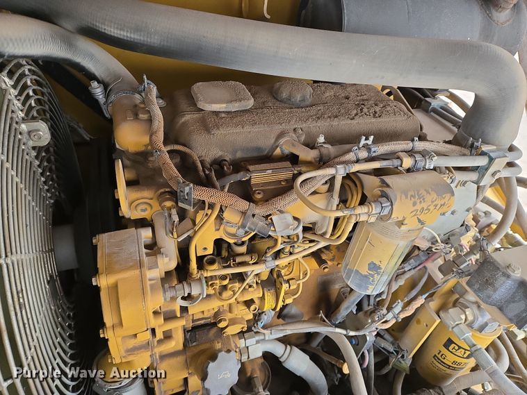 image for item EO0635 Caterpillar  PS360C pneumatic roller