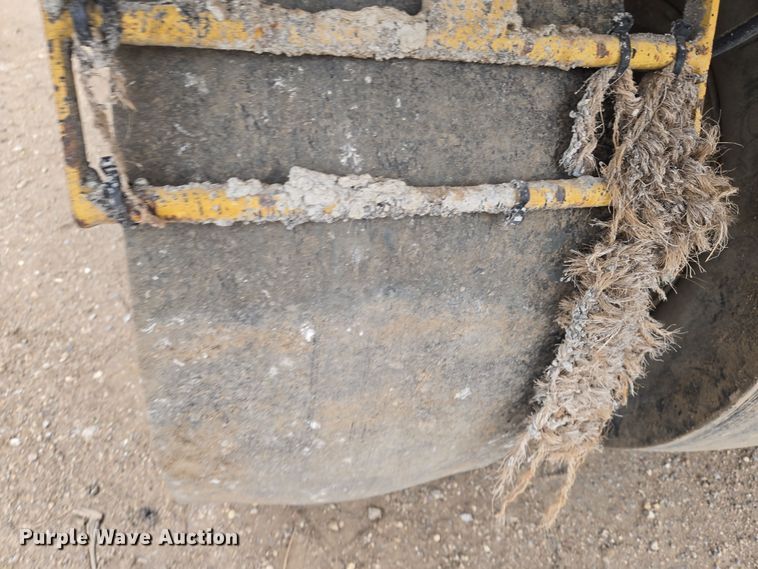 image for item EO0635 Caterpillar  PS360C pneumatic roller