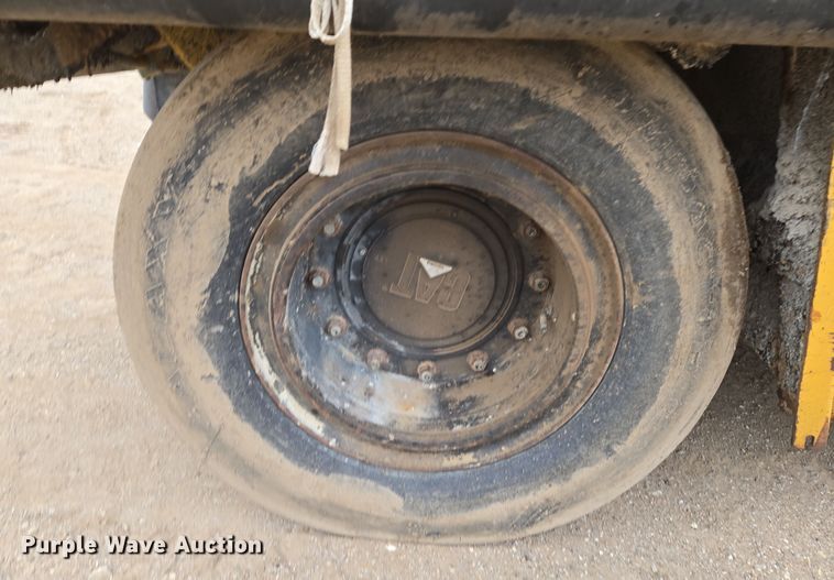 image for item EO0635 Caterpillar  PS360C pneumatic roller