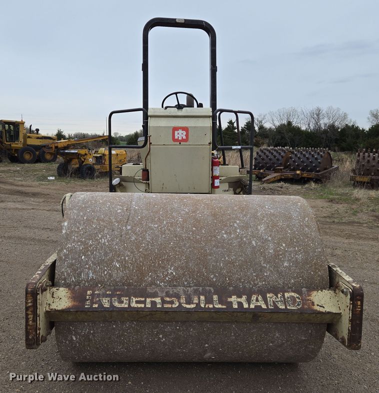 image for item EO0636 1992 Ingersoll Rand SD-70D single drum vibratory roller