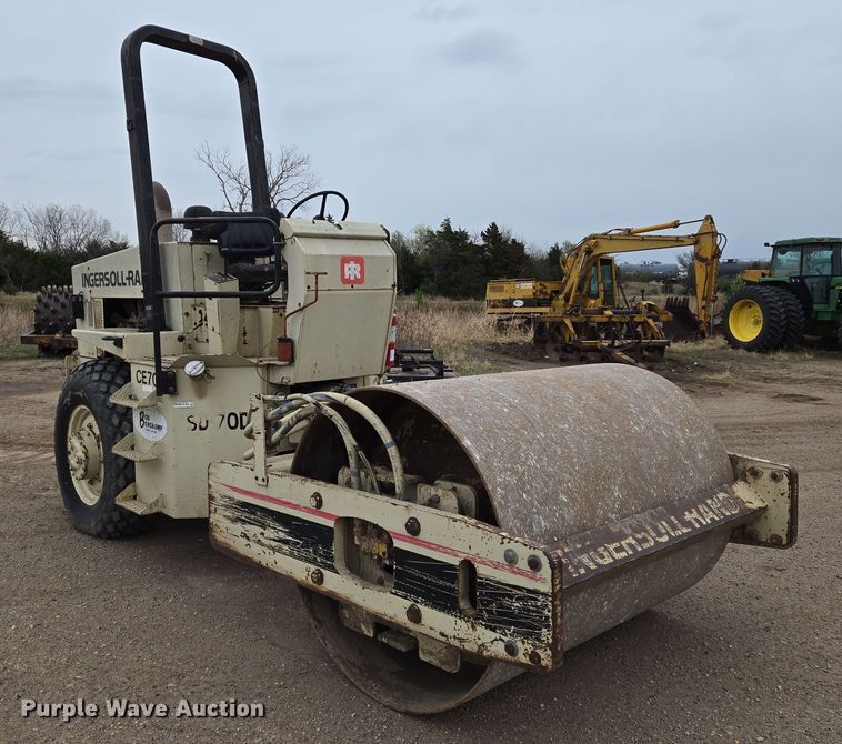 image for item EO0636 1992 Ingersoll Rand SD-70D single drum vibratory roller