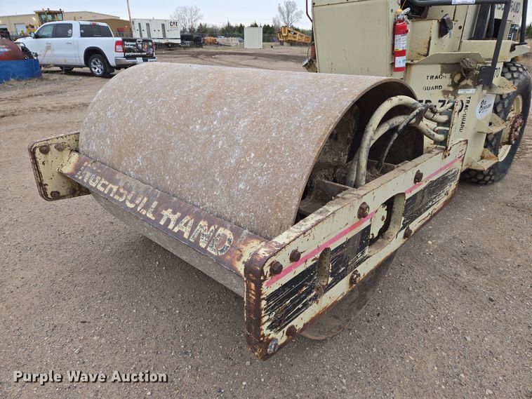 image for item EO0636 1992 Ingersoll Rand SD-70D single drum vibratory roller