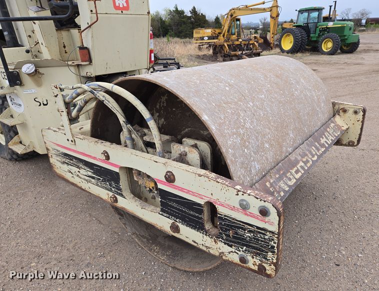 image for item EO0636 1992 Ingersoll Rand SD-70D single drum vibratory roller