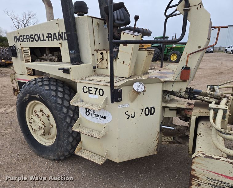 image for item EO0636 1992 Ingersoll Rand SD-70D single drum vibratory roller