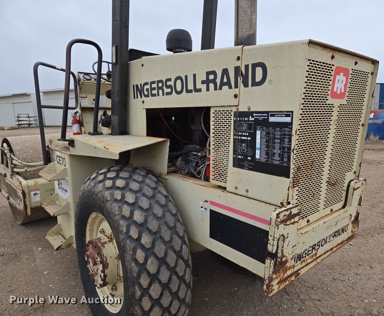 image for item EO0636 1992 Ingersoll Rand SD-70D single drum vibratory roller