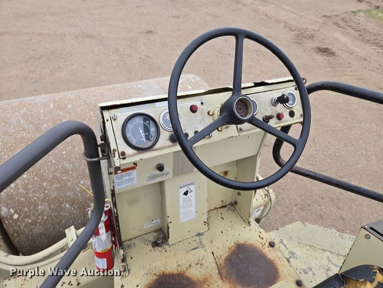 image for item EO0636 1992 Ingersoll Rand SD-70D single drum vibratory roller