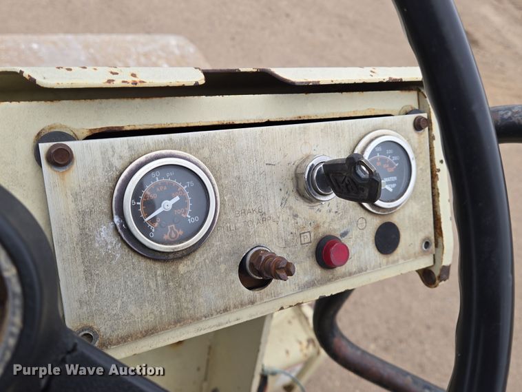 image for item EO0636 1992 Ingersoll Rand SD-70D single drum vibratory roller