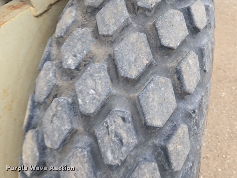 image for item EO0636 1992 Ingersoll Rand SD-70D single drum vibratory roller