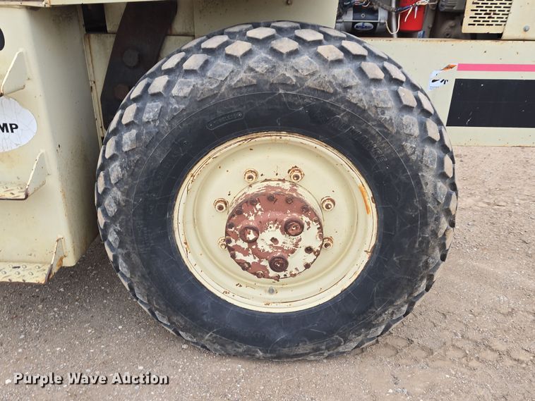 image for item EO0636 1992 Ingersoll Rand SD-70D single drum vibratory roller