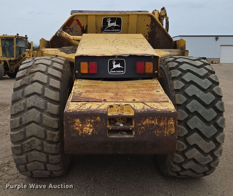 image for item EO0637 1994 John Deere 762B elevating scraper