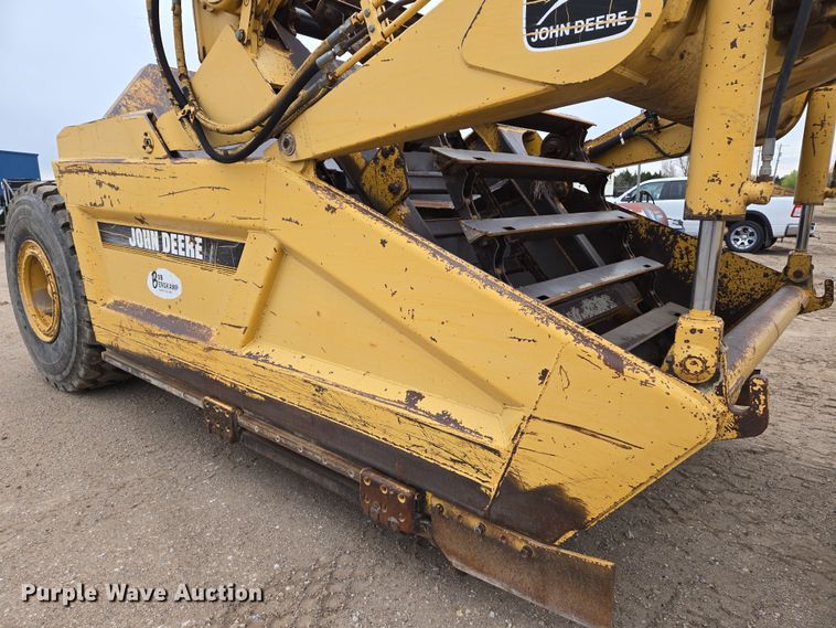 image for item EO0637 1994 John Deere 762B elevating scraper