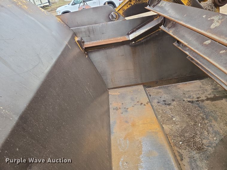 image for item EO0637 1994 John Deere 762B elevating scraper