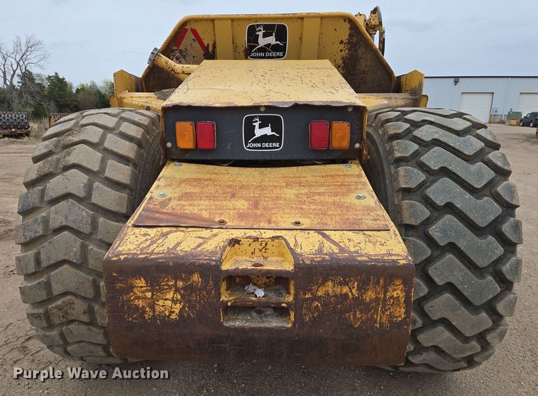 image for item EO0637 1994 John Deere 762B elevating scraper