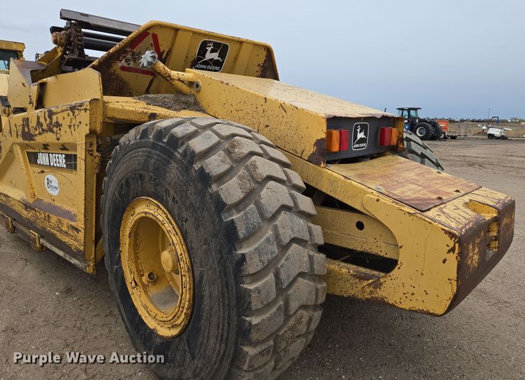 image for item EO0637 1994 John Deere 762B elevating scraper