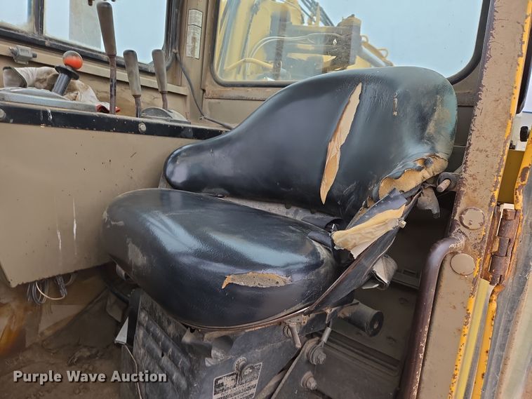 image for item EO0637 1994 John Deere 762B elevating scraper