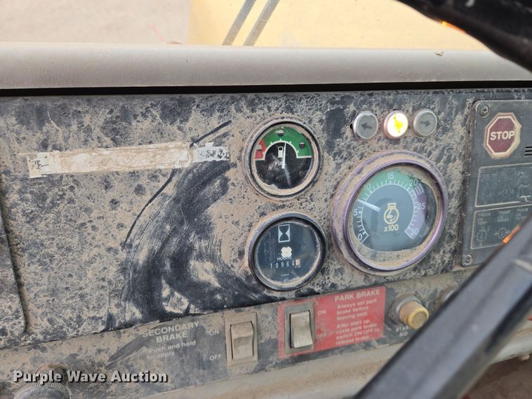 image for item EO0637 1994 John Deere 762B elevating scraper