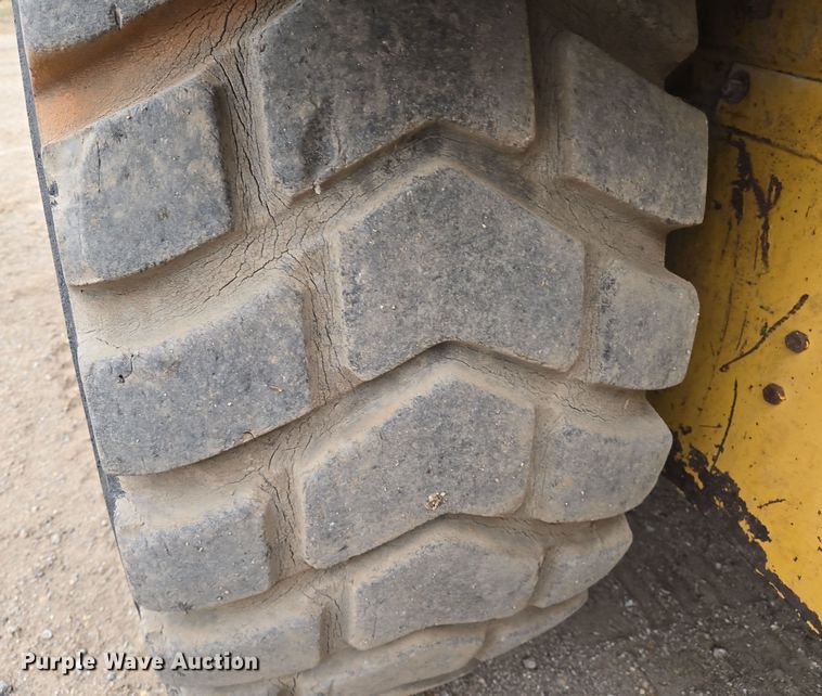 image for item EO0637 1994 John Deere 762B elevating scraper