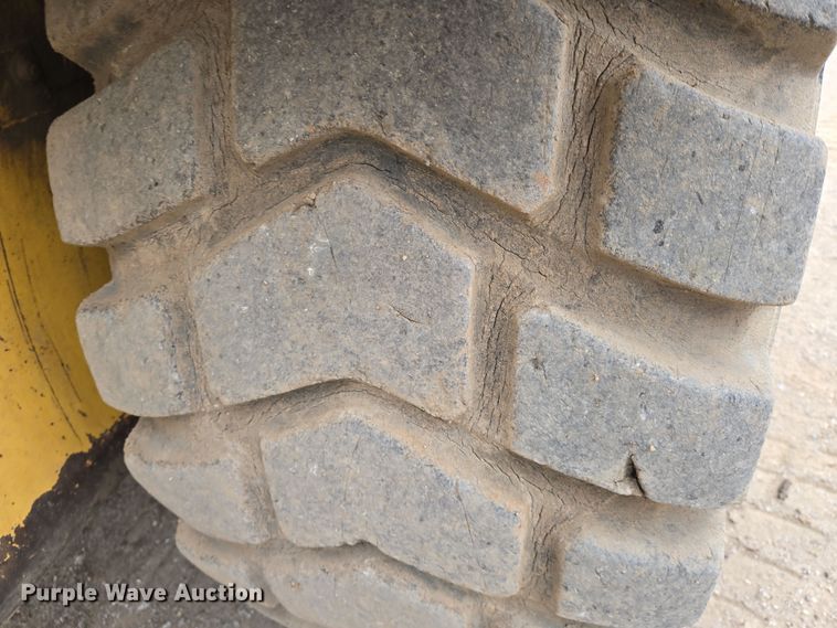 image for item EO0637 1994 John Deere 762B elevating scraper