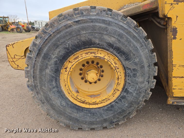 image for item EO0637 1994 John Deere 762B elevating scraper